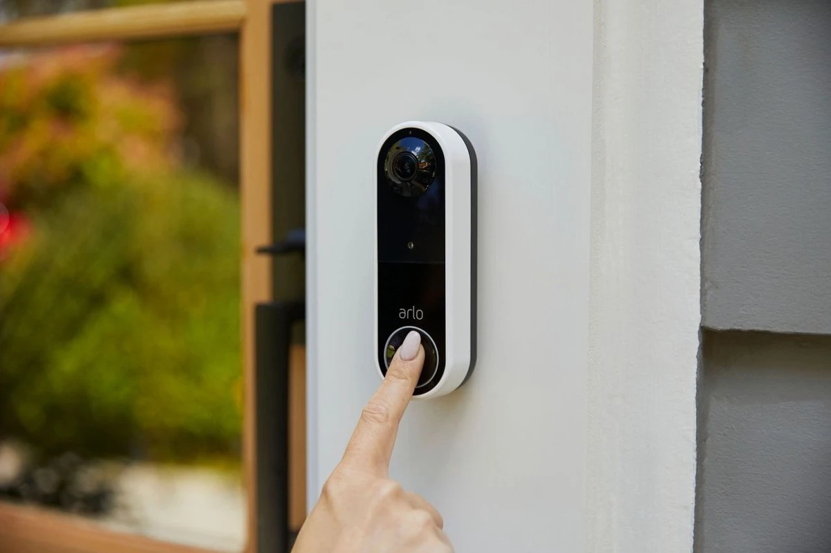 Arlo Essential Wired Video Doorbell Arlo Essential Wired Video Doorbell